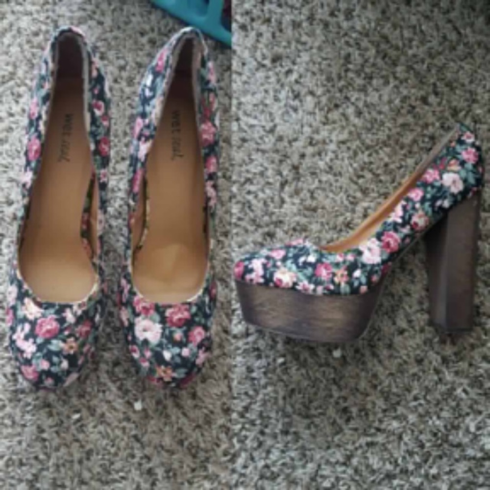 Wet Seal Floral Print Chunky Heel